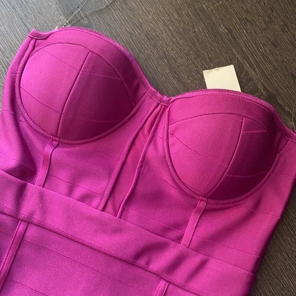 New with tags!   Party dress.  Magenta.   Stretchy fabric.  Built in bra.  Med - Picture 2 of 8